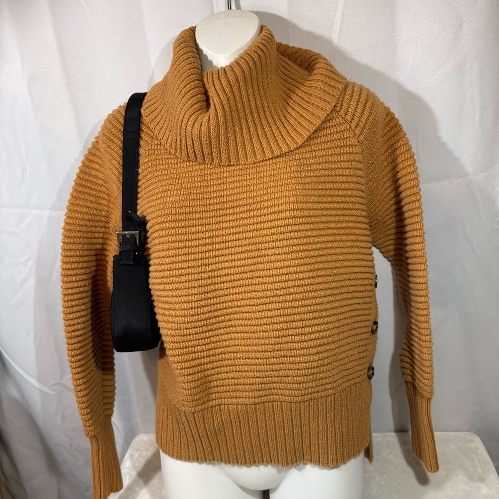 Rachel‎ Ashwell Women's Chunky Ribbed Cowl Neck Sweater Medium Camel Button Side